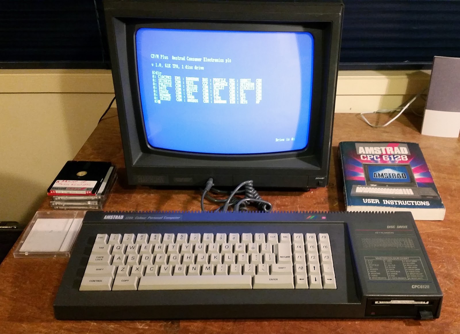 Компьютер Amstrad CPC 6128 с монитором. Источник